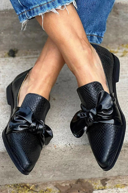 Katherine | Black Loafer With Shiny Bow