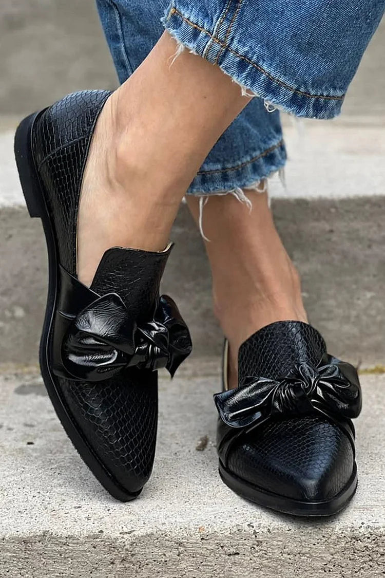 Katherine | Black Loafer With Shiny Bow