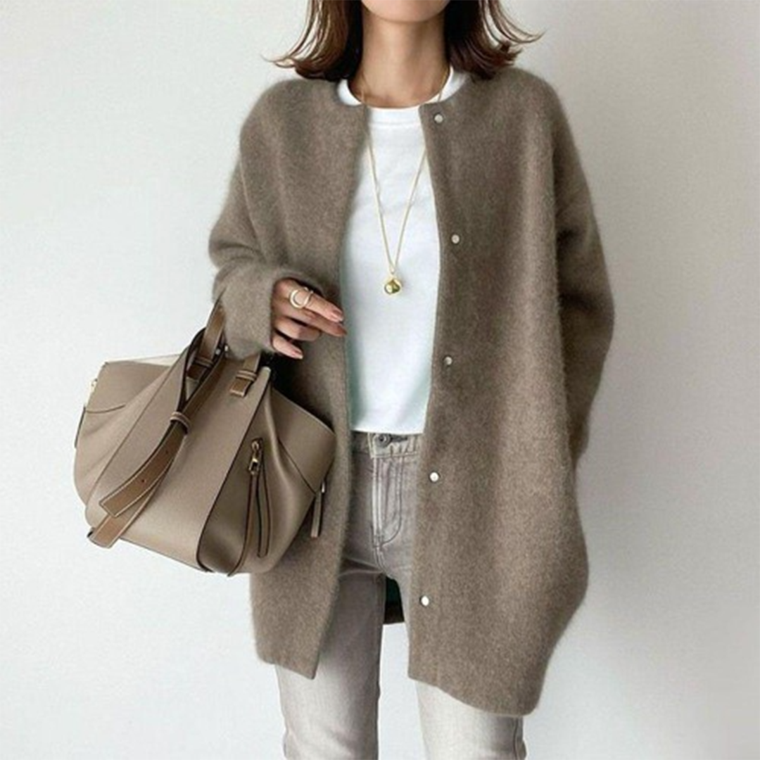Chloé | Elegant Cardigan